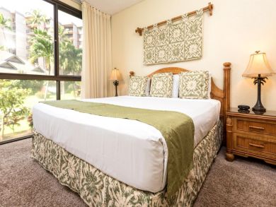 Kaanapali Beachfront Two Bedroom Vacation Condo